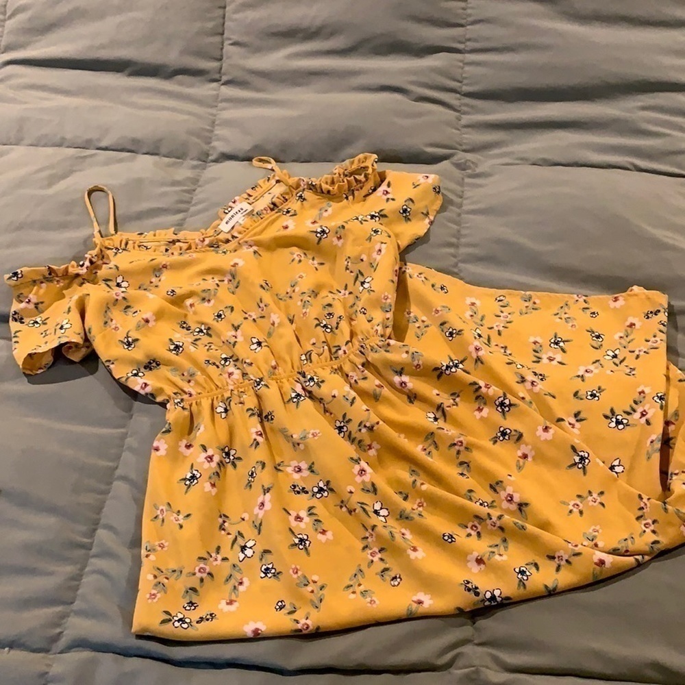 monteau Womens mustard floral dress size M.​​​​​​​​​​​​​​​​​​​​